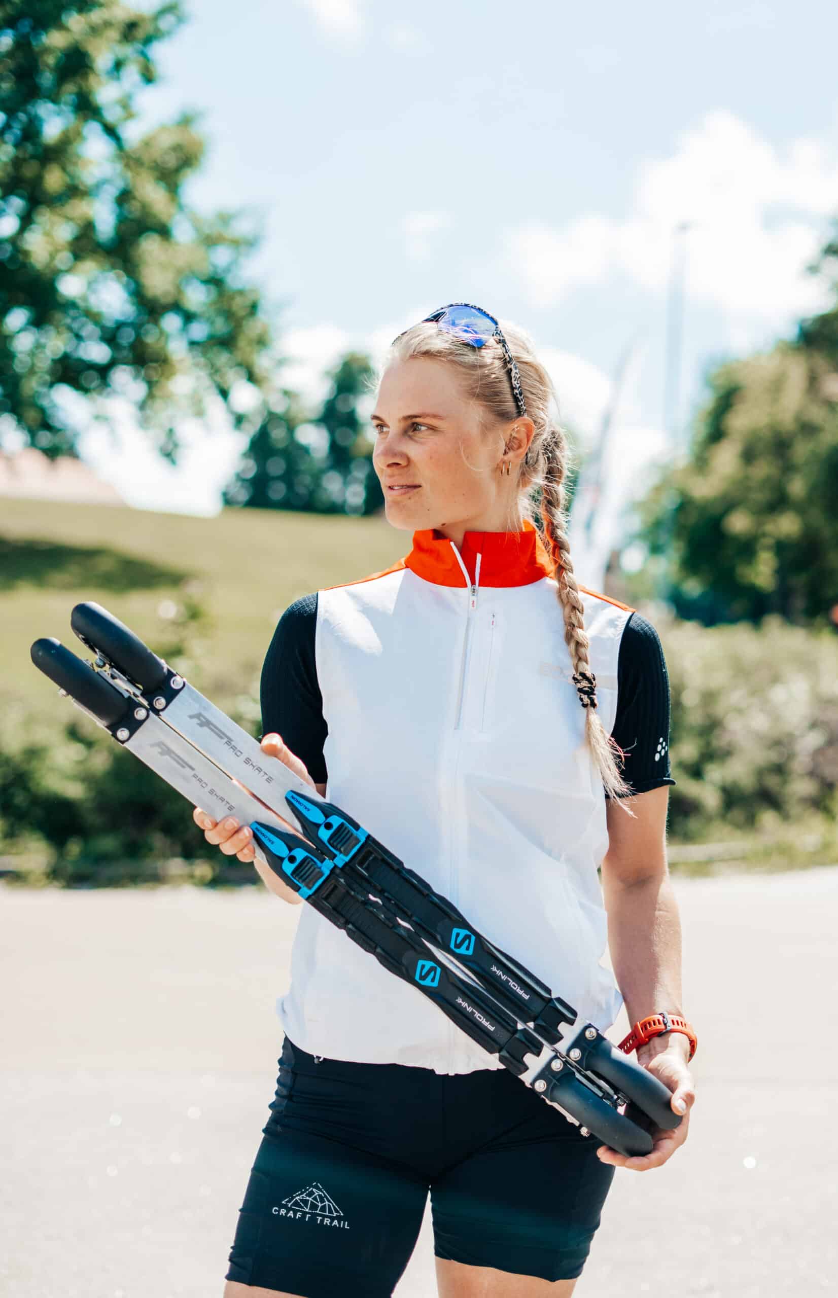 Rollerskis-held-by-julie-Drivenes-outside-in-Horten-scaled.jpg