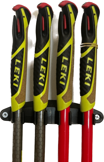 Wall-mounted ski pole holder – durable and space-saving storage solution for skiers.