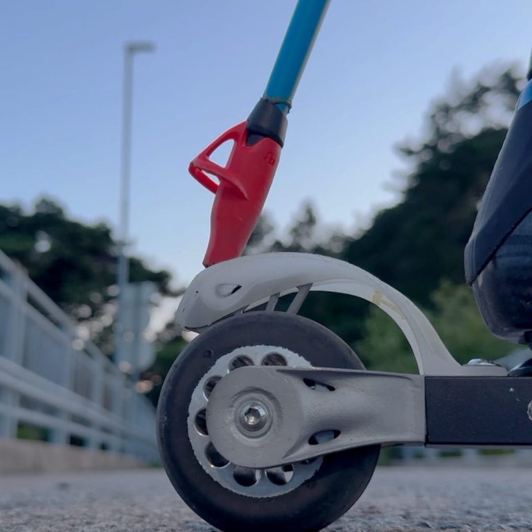 Universal Brakes for Classic Roller Skis in use