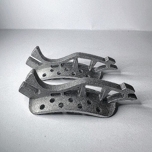 Metal brake blades for rollerskis