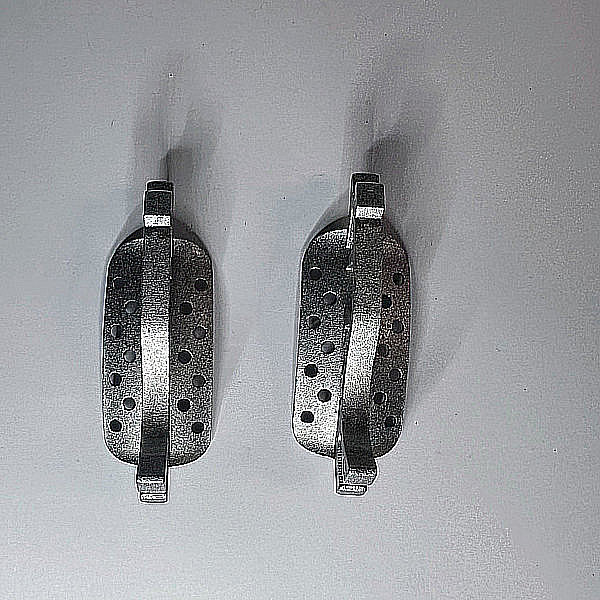 Metal brake blades for skates